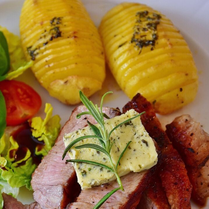 hasselback kartofler i airfryer - Sprøde kartofler med mindre feststof