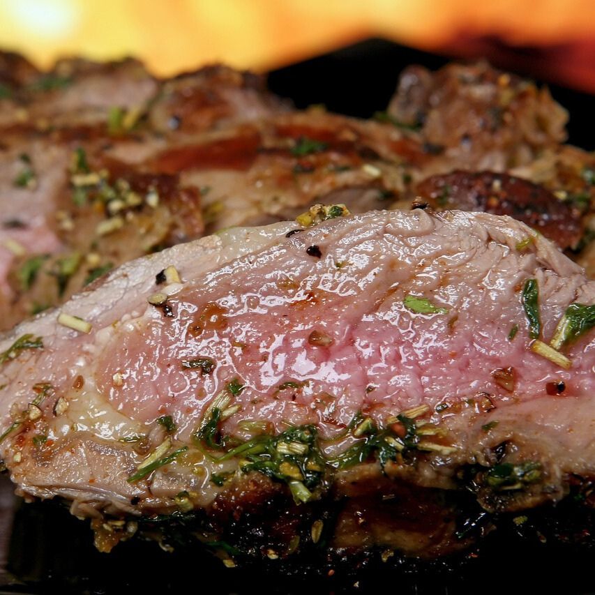 Rosa lammeculotte i airfryer med hvidløg og rosmarin
